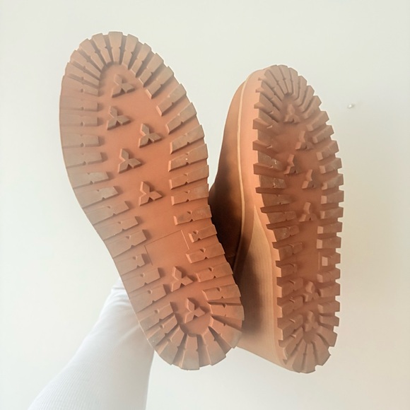 Torrid Cognac Platform Lug Chelsea Boots 13W - Picture 5 of 8